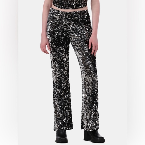 No Boundaries Sparkling Black and Silver Sequin jeans - Picture 3 of 9